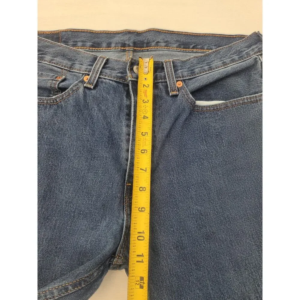 Levis measurements shown